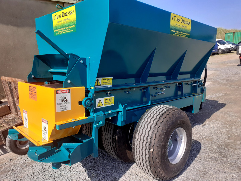 Turf Dresser TDS 6000 Turf Care Equipment